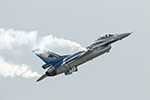 F16